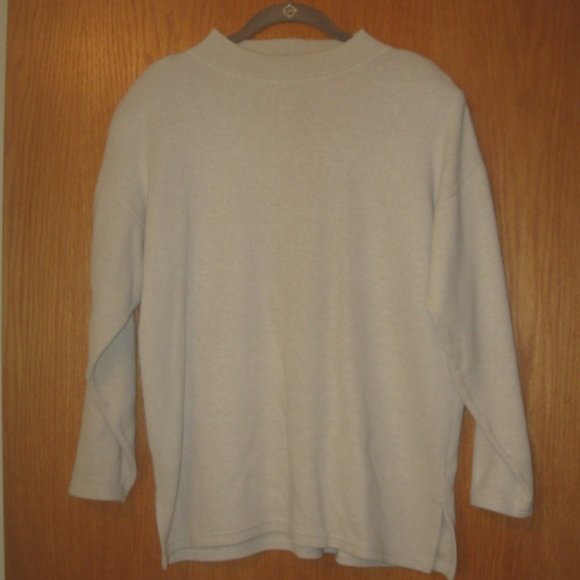 Style New York Beige Long Sleeve Sweater - Picture 1 of 3